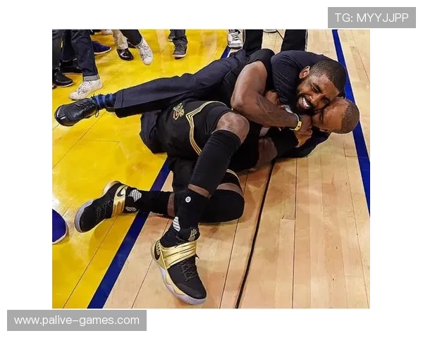 湖人球员疑遭教练冷落全场仅出战五分钟引发热议